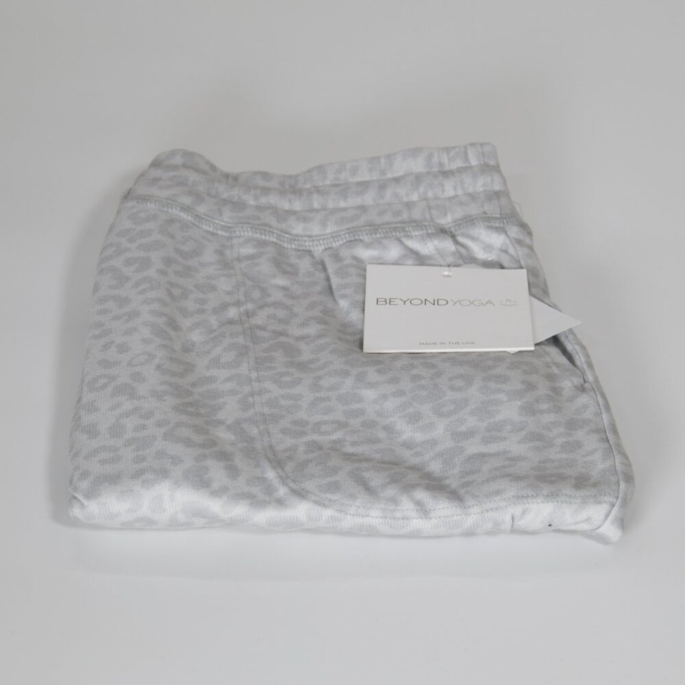 BeyondYoga Lounge Around Jogger Leopard Print. - Picture 5 of 5
